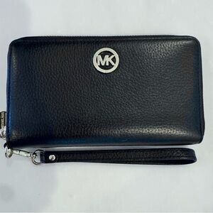 Michael Michael Kors Mercer Large Leather Tech Wristlet Black